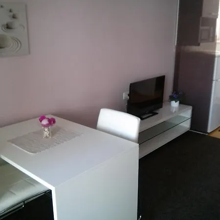 Apartment Lena *